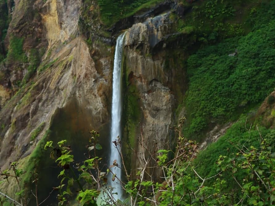 Torean Route β dramatic waterfalls and river valleys